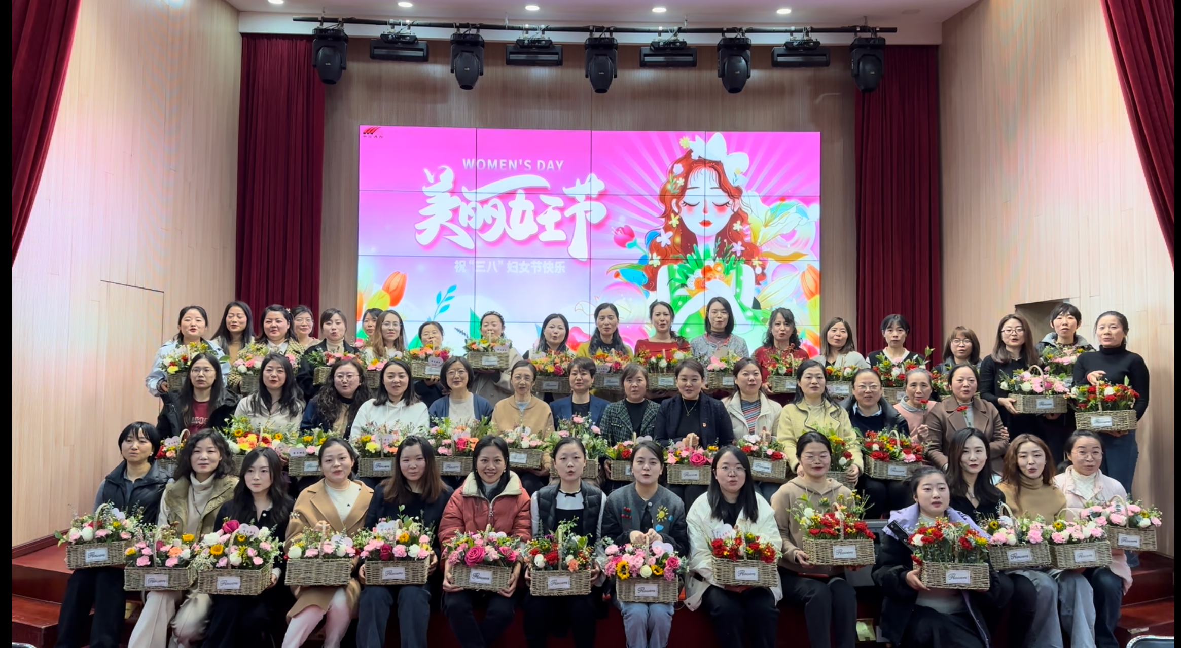 情暖三月 花漾生活——慶“三八”主題插花活動(dòng)